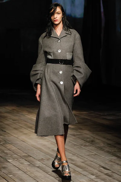 Look 3